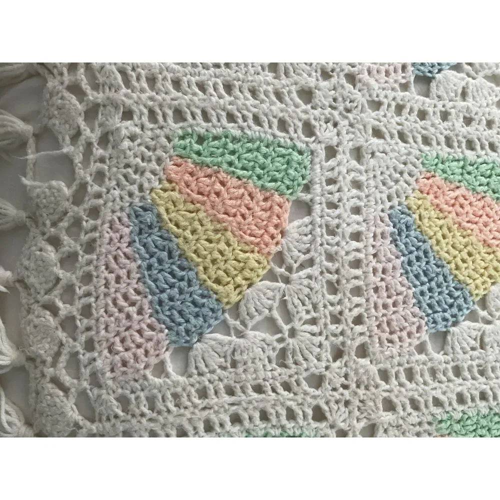 Vintage Crochet Pastel Pink Blue Yellow White‎ Fan Design Throw 68x47 Twin Size?